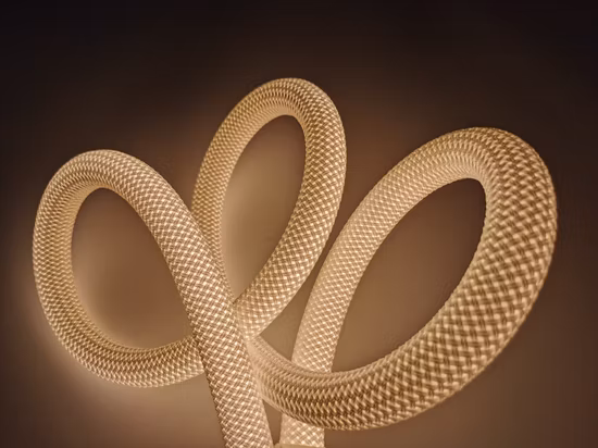 Nuovo prodotto: una copertura in tessuto sulla parte superiore del tubo. Striscia al neon a LED rotonda in silicone che emette a 360 gradi